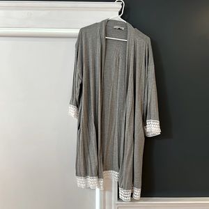 Angel Maternity Robe, Gray with White Lace Detail and Pockets, size M/L